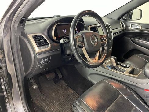 Used 2017 Jeep Grand Cherokee Limited w/ Luxury Group II image 3