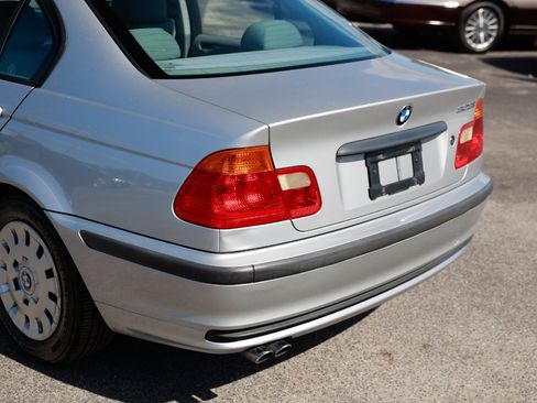 Used 1999 BMW 323i Sedan image 25