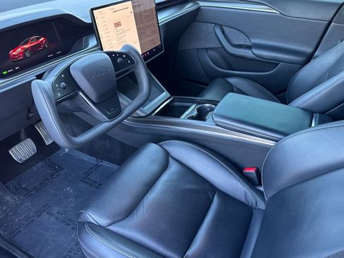 Used 2022 Tesla Model S Plaid image 9