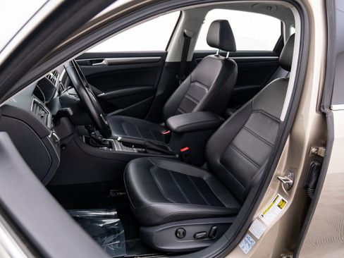 Used 2016 Volkswagen Passat 1.8T SE image 15