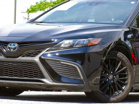 Used 2022 Toyota Camry SE FWD image 4