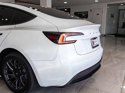 Used 2026 Tesla Model 3 RWD image 15