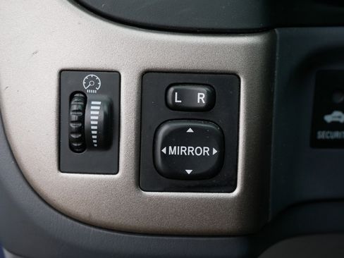 Used 2002 Toyota Sienna XLE image 26