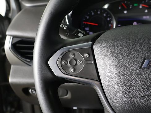 Used 2023 Chevrolet Traverse LT w/ Midnight/Sport Edition image 38