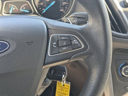 Used 2017 Ford Escape SE image 19