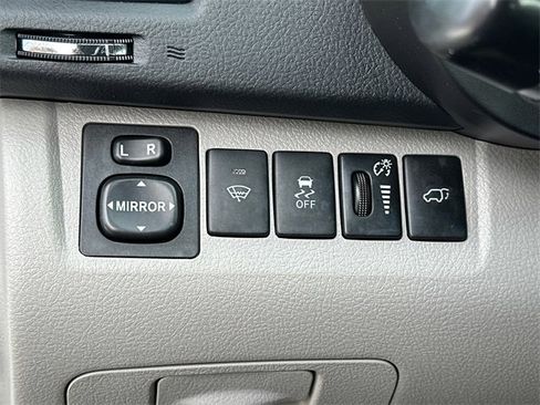 Used 2011 Toyota Highlander SE image 20