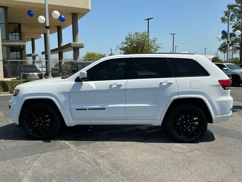 Used 2021 Jeep Grand Cherokee Laredo X AWD/4WD image 6