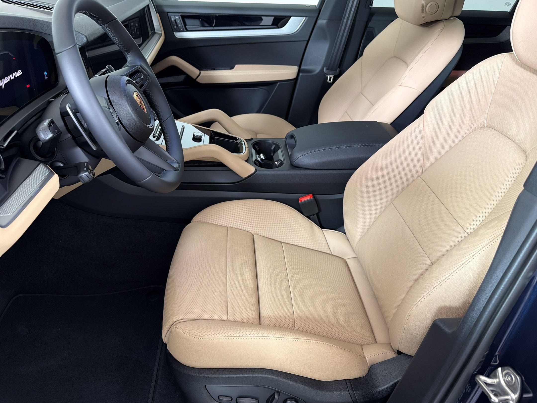 Used 2026 Porsche Cayenne AWD/4WD image 5