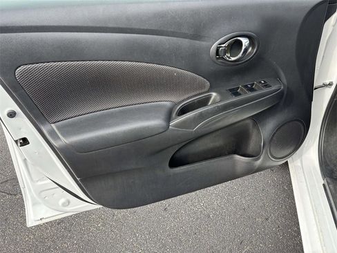 Used 2018 Nissan Versa SV image 12