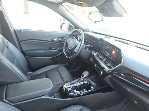 Used 2024 Chevrolet Trax RS w/ Sunroof Package image 11
