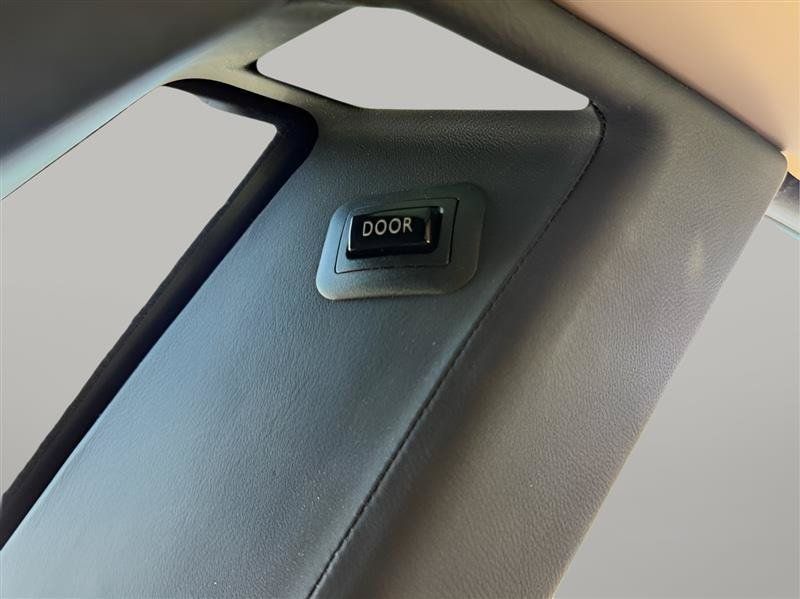 Used 2006 Rolls-Royce Phantom Sedan RWD image 61