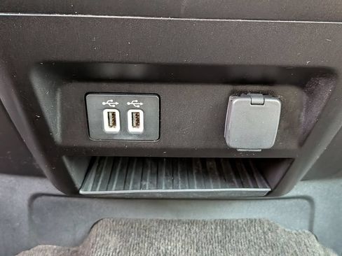 Used 2019 Ford F150 XLT w/ Equipment Group 302A Luxury AWD/4WD image 34