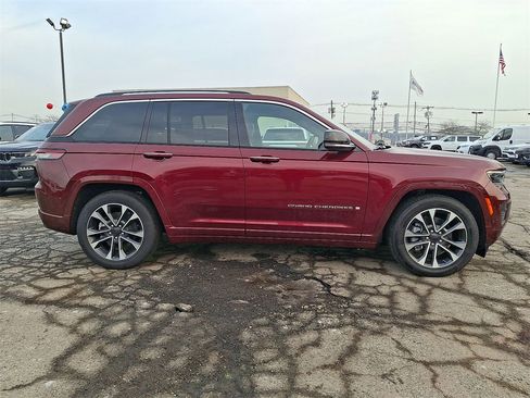 Certified 2023 Jeep Grand Cherokee Overland w/ Luxury Tech Group IV image 26