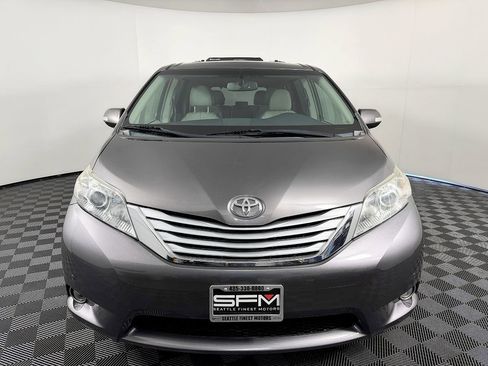 Used 2013 Toyota Sienna Limited w/ Premium Pkg AWD/4WD image 4
