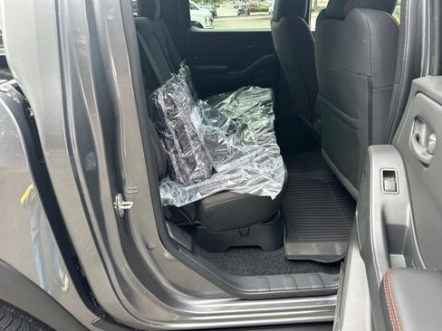 New 2026 Nissan Frontier PRO-4X w/ Pro-4x Convenience Package image 15