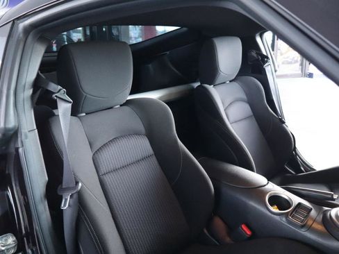 Used 2015 Nissan 370Z Coupe RWD image 32