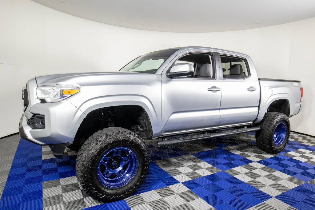 Used 2022 Toyota Tacoma SR w/ SR Convenience Package RWD image 2