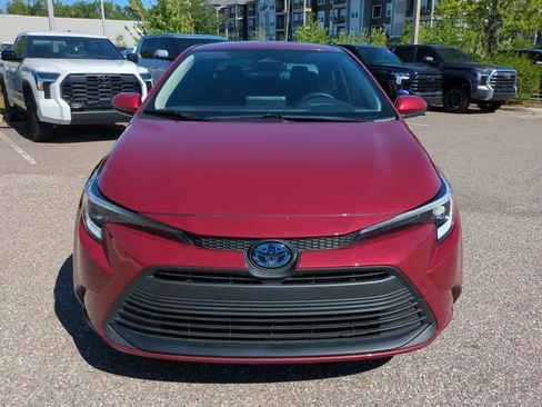 Certified 2025 Toyota Corolla LE FWD image 9