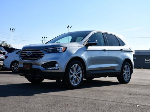 Used 2024 Ford Edge Titanium image 3