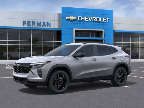 New 2026 Chevrolet Trax LT w/ Driver Confidence Package FWD image 2