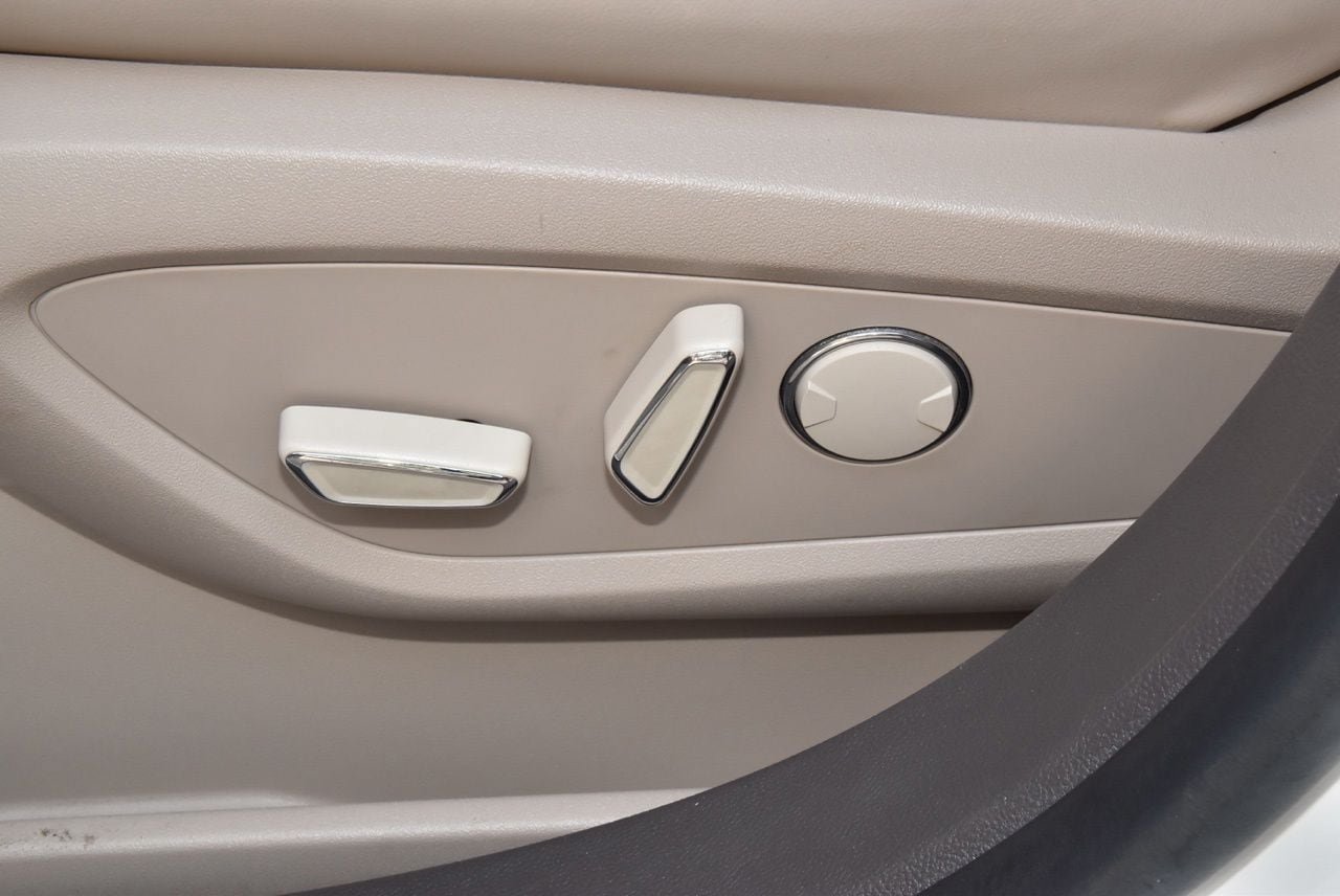 Used 2023 Lincoln Nautilus Reserve w/ Equipment Group 201A FWD image 34