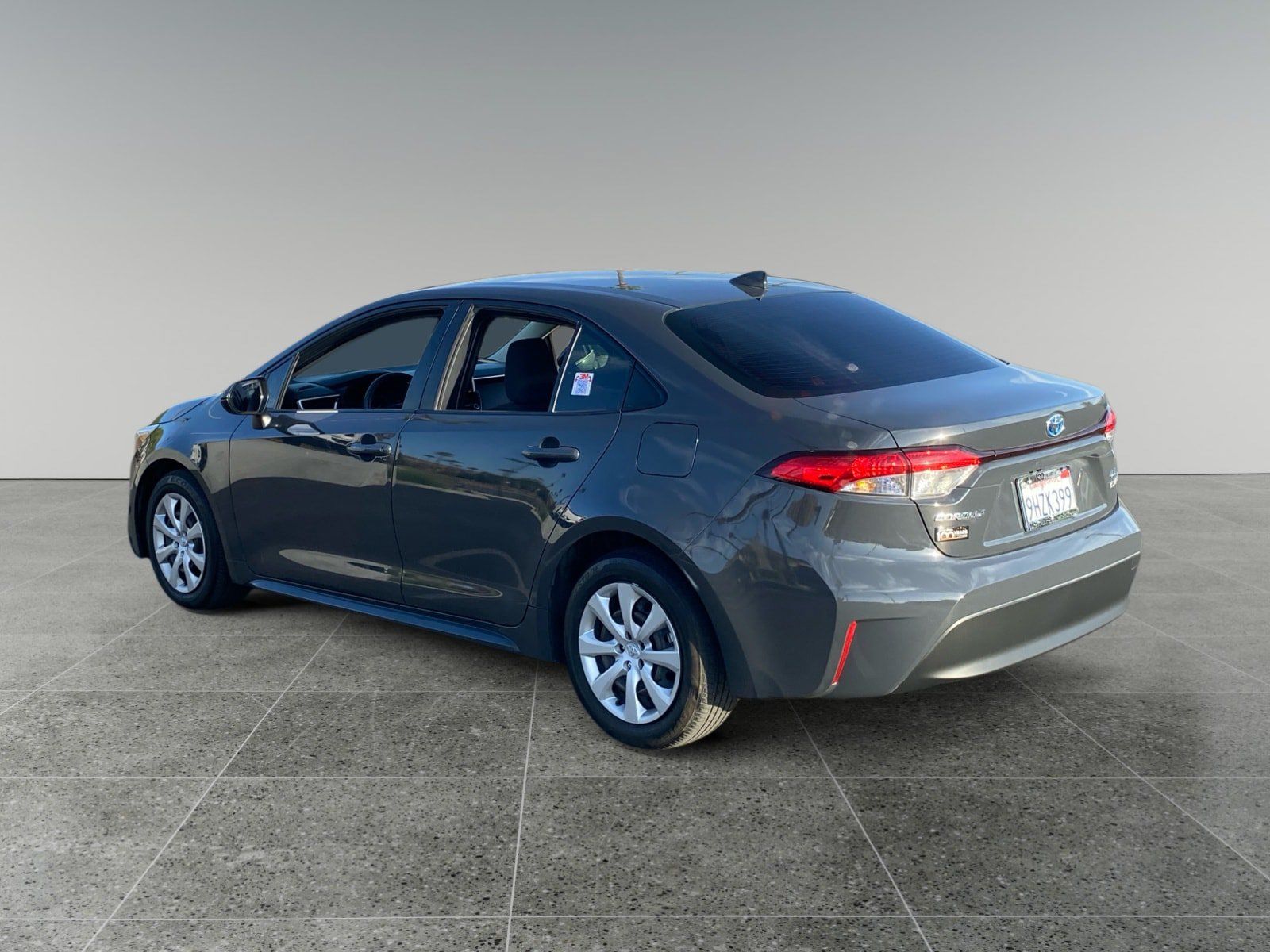 Used 2024 Toyota Corolla LE FWD image 3