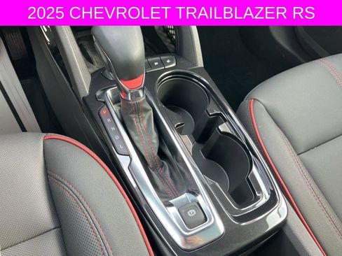 Used 2025 Chevrolet TrailBlazer RS w/ Convenience Package image 31