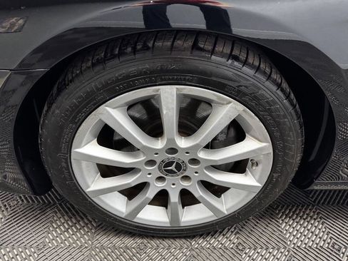 Used 2019 Mercedes-Benz SLC 300 w/ Premium Package image 33