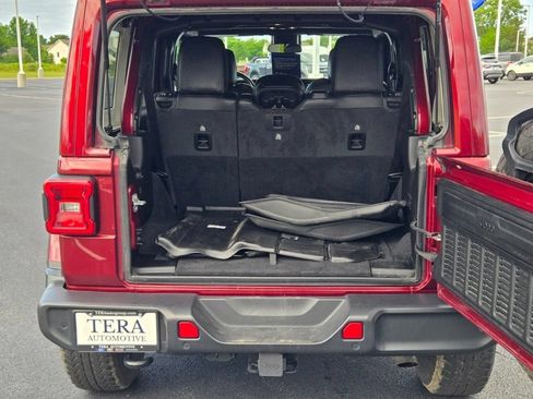 Used 2021 Jeep Wrangler Unlimited Sahara AWD/4WD image 14