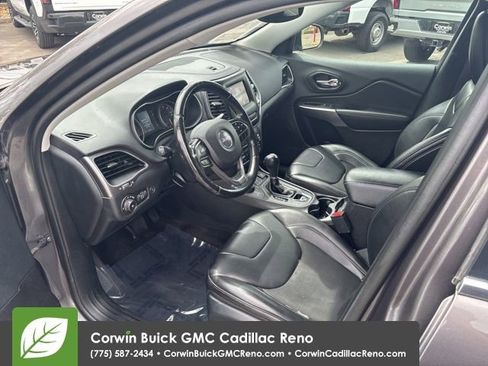 Used 2019 Jeep Cherokee Latitude Plus w/ Comfort/Convenience Group image 12