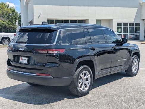 Used 2022 Jeep Grand Cherokee L Limited w/ Luxury Tech Group II AWD/4WD image 3