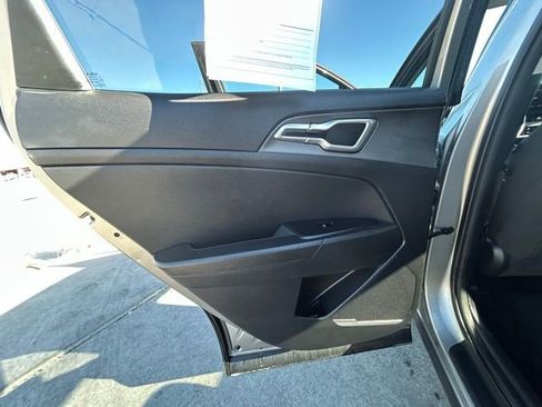 Used 2024 Kia Sportage LX image 22