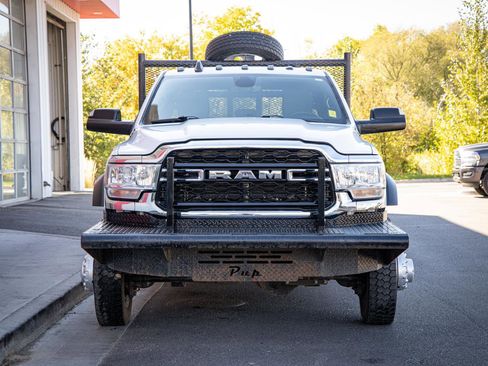 Used 2022 RAM 5500 Tradesman w/ Chrome Appearance Group image 8