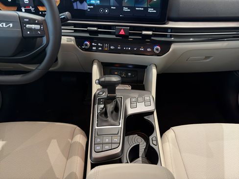 Used 2026 Kia Sportage EX image 17