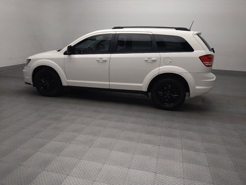 Used 2020 Dodge Journey SE w/ SE Popular Equipment Group FWD image 3