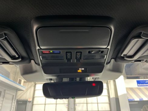 Used 2026 Subaru Outback Limited AWD/4WD image 28
