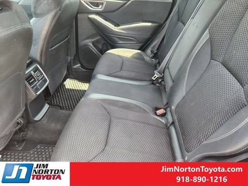 Used 2024 Subaru Forester Premium AWD/4WD image 31