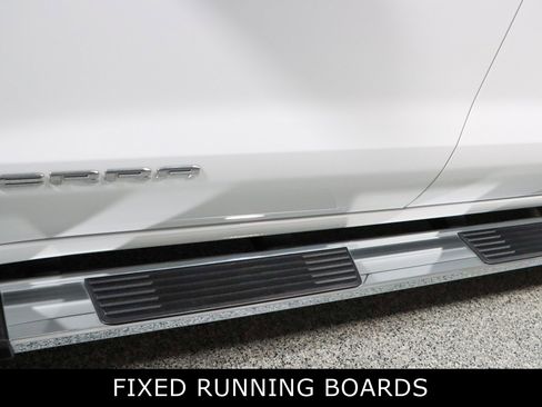 Used 2024 GMC Sierra 1500 SLT image 12