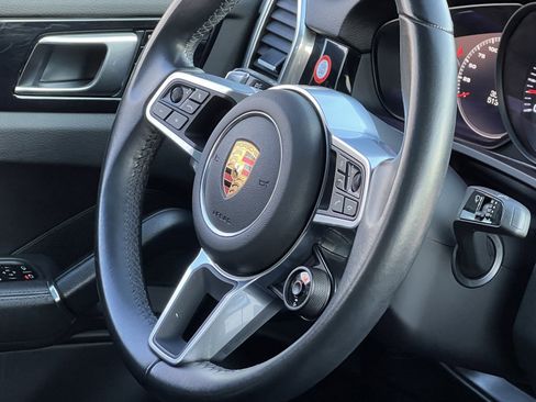 Certified 2021 Porsche Cayenne Coupe image 33