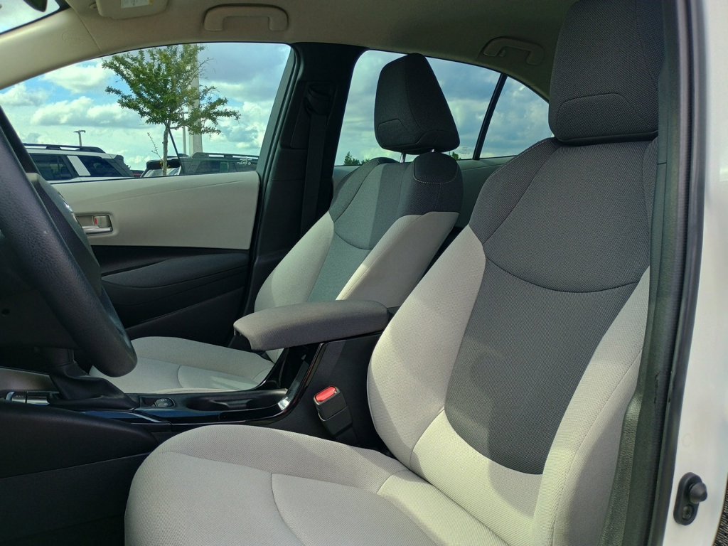 Used 2020 Toyota Corolla L FWD image 13