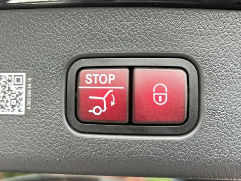 Used 2026 Mercedes-Benz GLC 300 4MATIC image 25