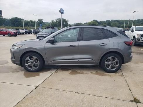 Used 2024 Ford Escape ST-Line w/ Tech Pack #1 FWD image 9