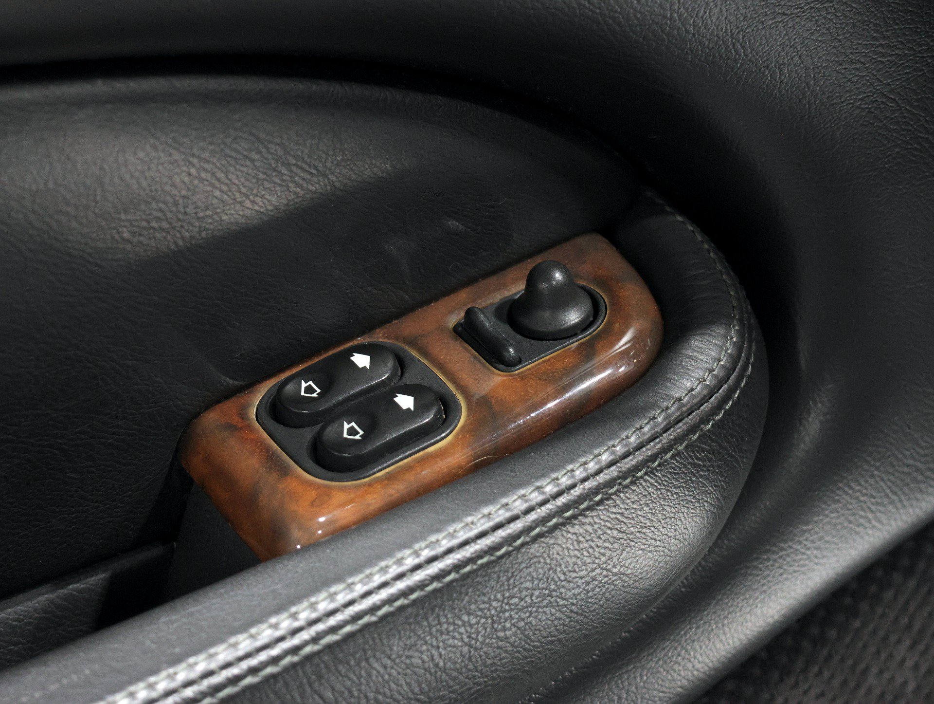 Used 2001 Jaguar XK8 Convertible RWD image 65