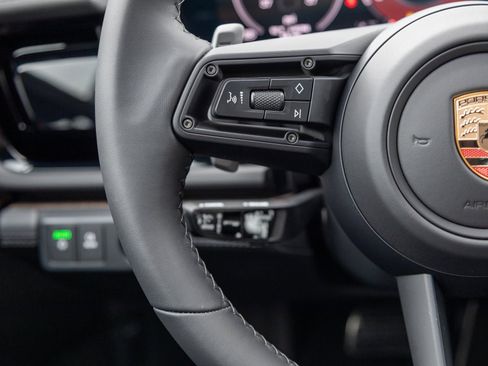 Certified 2025 Porsche Panamera image 15