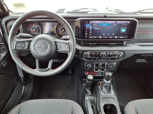 Used 2024 Jeep Wrangler Unlimited Rubicon AWD/4WD image 12