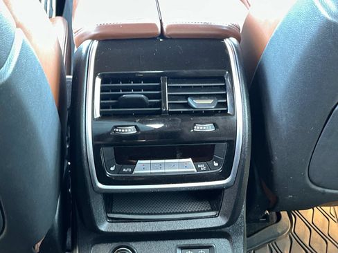 Used 2020 BMW X7 M50i w/ Luxury Seating Package AWD/4WD image 18