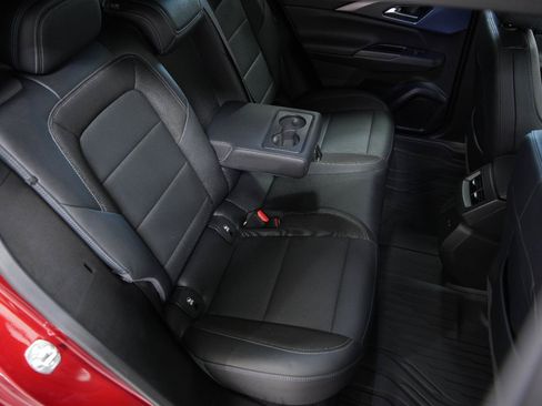 Used 2024 Chevrolet Equinox EV LT FWD image 16