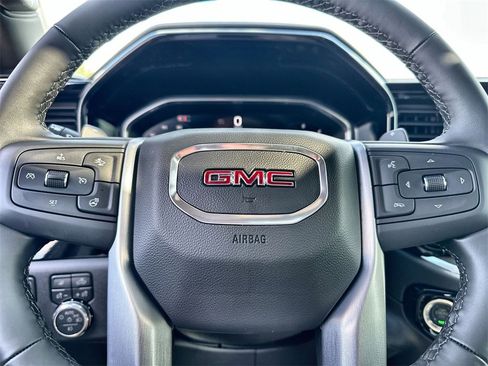 New 2026 GMC Sierra 1500 SLT image 33
