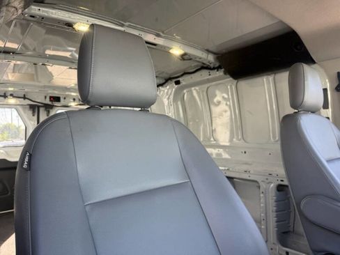 Used 2018 Ford Transit 150 130 Low Roof RWD image 10