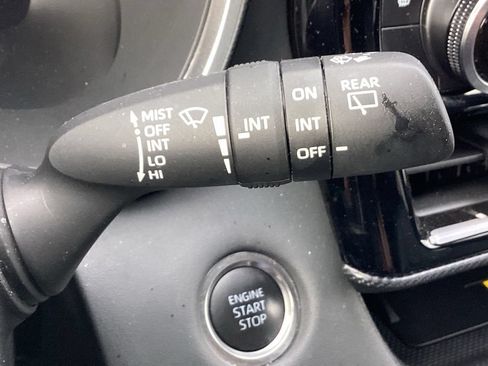 Used 2025 Toyota Highlander XSE AWD/4WD image 29